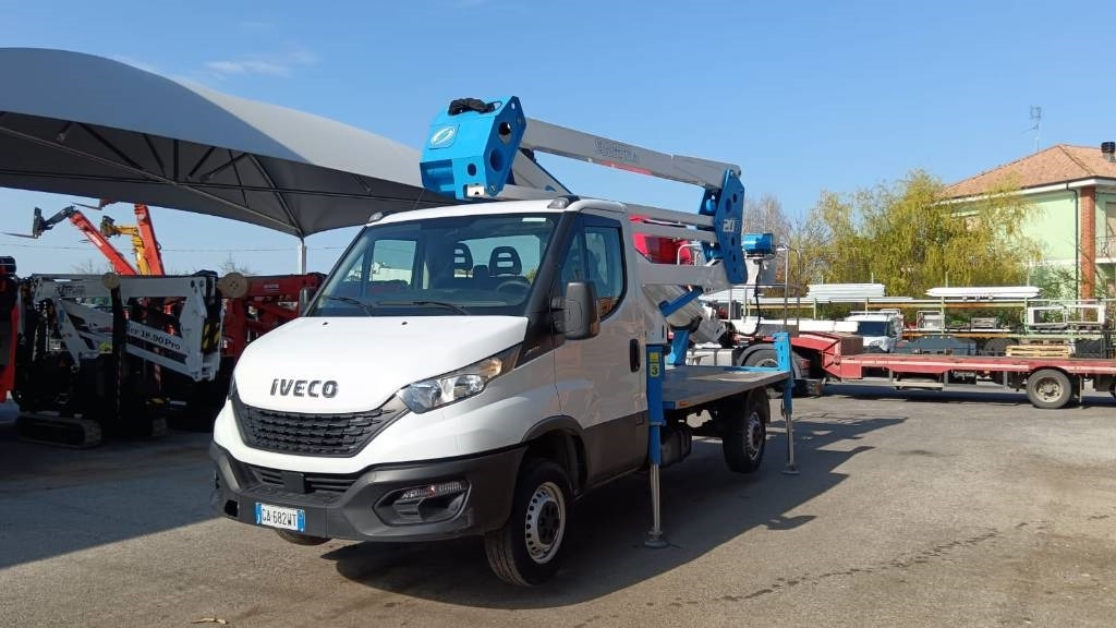 Socage 20d - Truck mounted aerial platform: picture 3 Socage 20d - Truck mounted aerial platform: picture 3