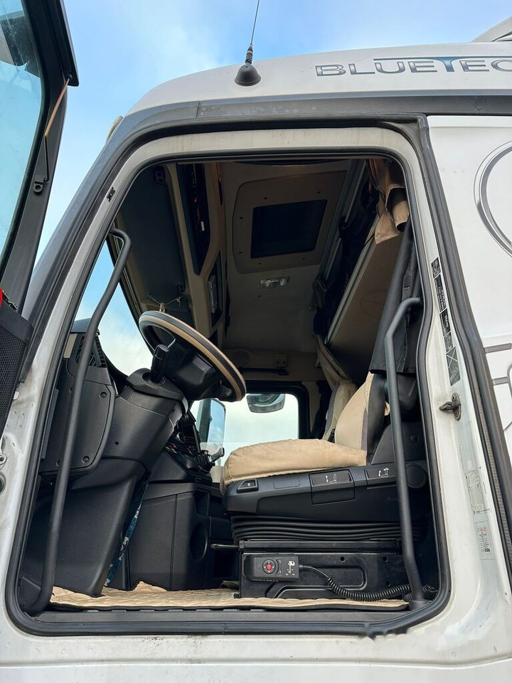 Tractor unit Mercedes-Benz Actros 1845: picture 7