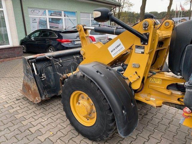 Wheel loader Caterpillar 906H: picture 11