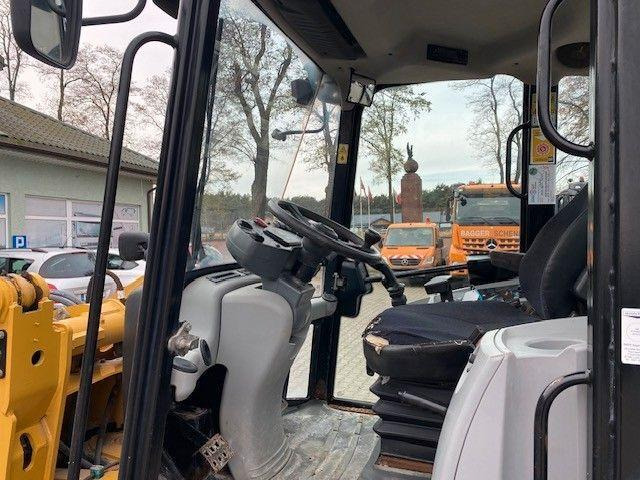 Wheel loader Caterpillar 906H: picture 17