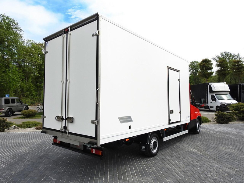 Iveco DAILY 35S18 NOWY KONTENER 10 PALET TEMPOMAT NAWIGACJA KLIMATYZAC - Box van: picture 3 Iveco DAILY 35S18 NOWY KONTENER 10 PALET TEMPOMAT NAWIGACJA KLIMATYZAC - Box van: picture 3