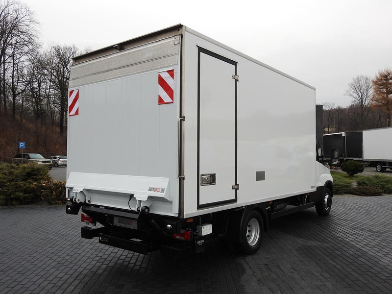 Iveco DAILY 70C17 CHŁODNIA 0*C WINDA 9 PALET ZASILANIE 230V TEMPOMAT K - Refrigerated van: picture 3 Iveco DAILY 70C17 CHŁODNIA 0*C WINDA 9 PALET ZASILANIE 230V TEMPOMAT K - Refrigerated van: picture 3
