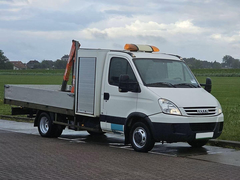 Iveco Daily 40C15 - Flatbed + crane - Dropside/ Flatbed truck, Crane truck: picture 2 Iveco Daily 40C15 - Flatbed + crane - Dropside/ Flatbed truck, Crane truck: picture 2