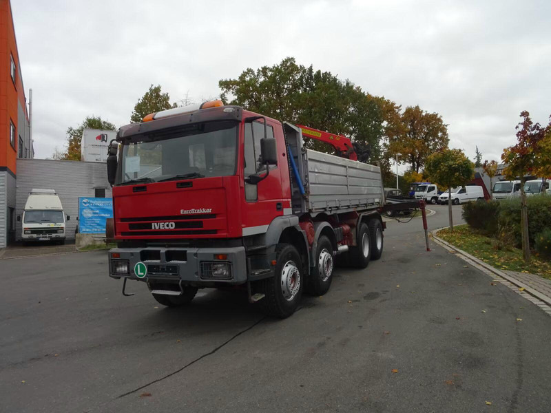 Iveco EuroTrakker 32.340 - 3 way tipper truck + crane - Tipper, Crane truck: picture 1 Iveco EuroTrakker 32.340 - 3 way tipper truck + crane - Tipper, Crane truck: picture 1