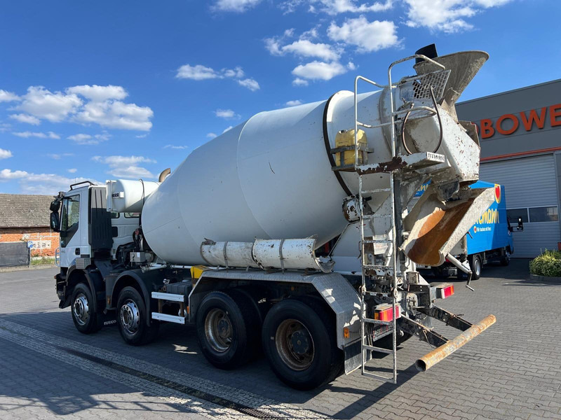 Iveco Trakker 410 CONCRETE MIXER LIEBHERR 904 9m³ - Concrete mixer truck: picture 3 Iveco Trakker 410 CONCRETE MIXER LIEBHERR 904 9m³ - Concrete mixer truck: picture 3