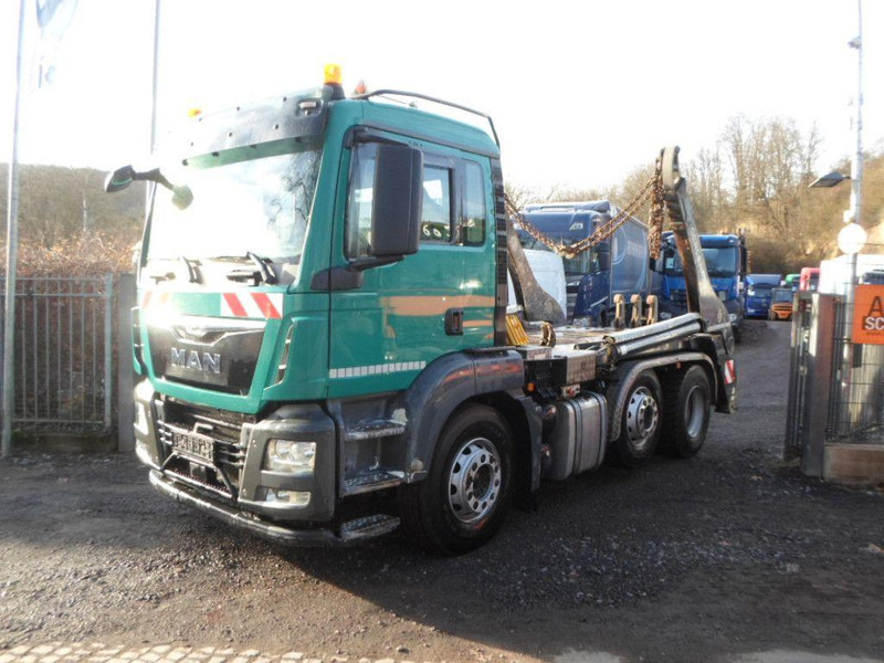 MAN TGS 26.420 Absetzkipper - Skip loader truck: picture 1 MAN TGS 26.420 Absetzkipper - Skip loader truck: picture 1