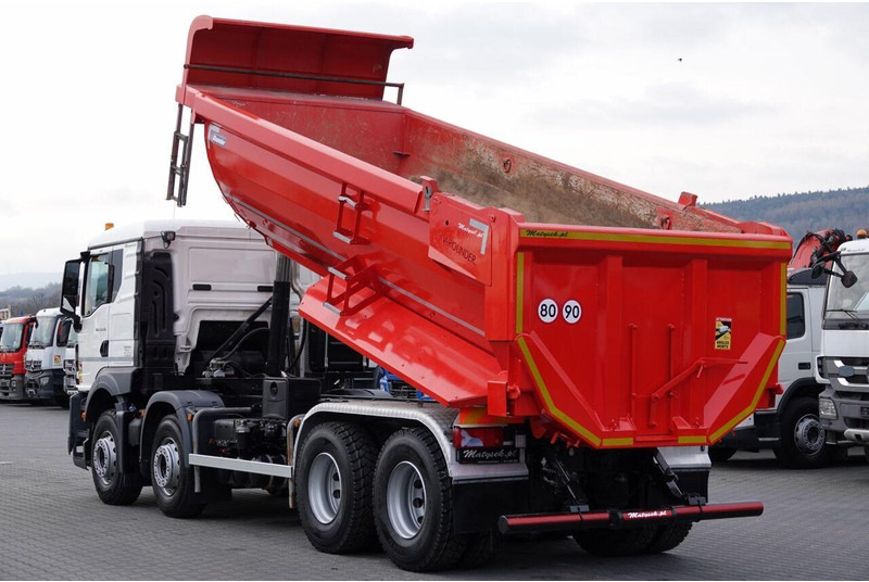 MAN TGS 35.430 / 8X4 / WYWROTKA TYLNOZSYPOWA / HYDROKLAPA / OPONY 10 - Tipper: picture 2 MAN TGS 35.430 / 8X4 / WYWROTKA TYLNOZSYPOWA / HYDROKLAPA / OPONY 10 - Tipper: picture 2
