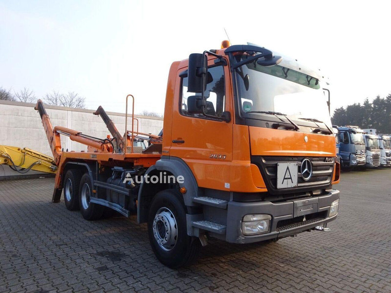 Mercedes-Benz 2633 Axor - Skip loader - Skip loader truck: picture 4 Mercedes-Benz 2633 Axor - Skip loader - Skip loader truck: picture 4