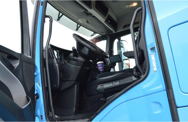 Leasing of Mercedes-Benz ANTOS 2540 REFRIGERATOR + LIFT + SIDE DOOR Mercedes-Benz ANTOS 2540 REFRIGERATOR + LIFT + SIDE DOOR: picture 11 Leasing of Mercedes-Benz ANTOS 2540 REFRIGERATOR + LIFT + SIDE DOOR Mercedes-Benz ANTOS 2540 REFRIGERATOR + LIFT + SIDE DOOR: picture 11