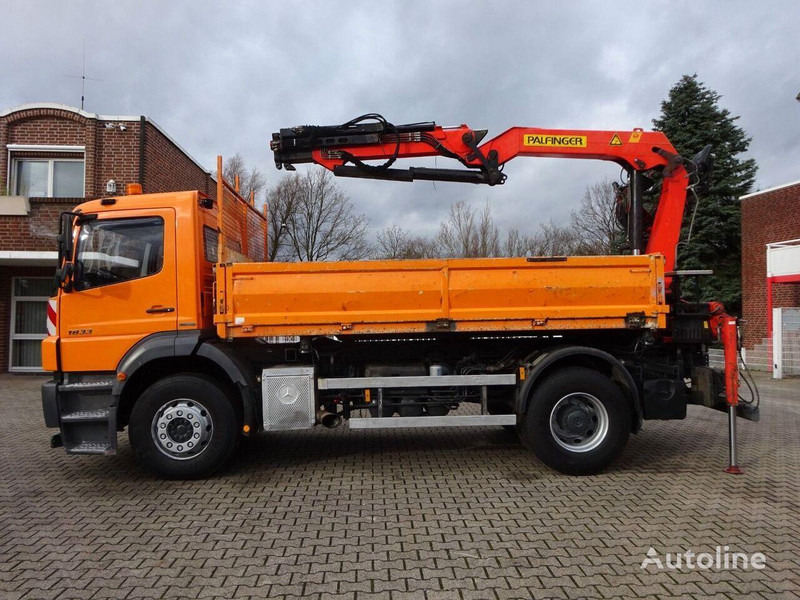 Mercedes-Benz Axor 1833 - 2 way tipper+crane - Tipper, Crane truck: picture 5 Mercedes-Benz Axor 1833 - 2 way tipper+crane - Tipper, Crane truck: picture 5