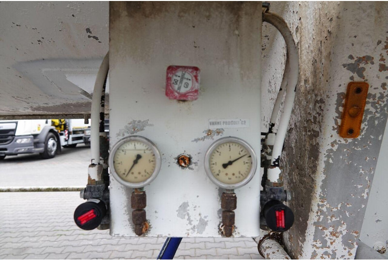 Silo semi-trailer for transportation of cement SPITZER CEMENTONACZEPA / 37 000 L / SILOS / 3 KOMORY / OSIE SAF / ALUFEL: picture 16 Silo semi-trailer for transportation of cement SPITZER CEMENTONACZEPA / 37 000 L / SILOS / 3 KOMORY / OSIE SAF / ALUFEL: picture 16