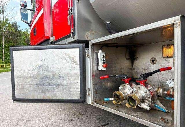 Scania D 320 FIRE BRIGADE Tank 12,000 Litres - Fire truck: picture 2 Scania D 320 FIRE BRIGADE Tank 12,000 Litres - Fire truck: picture 2