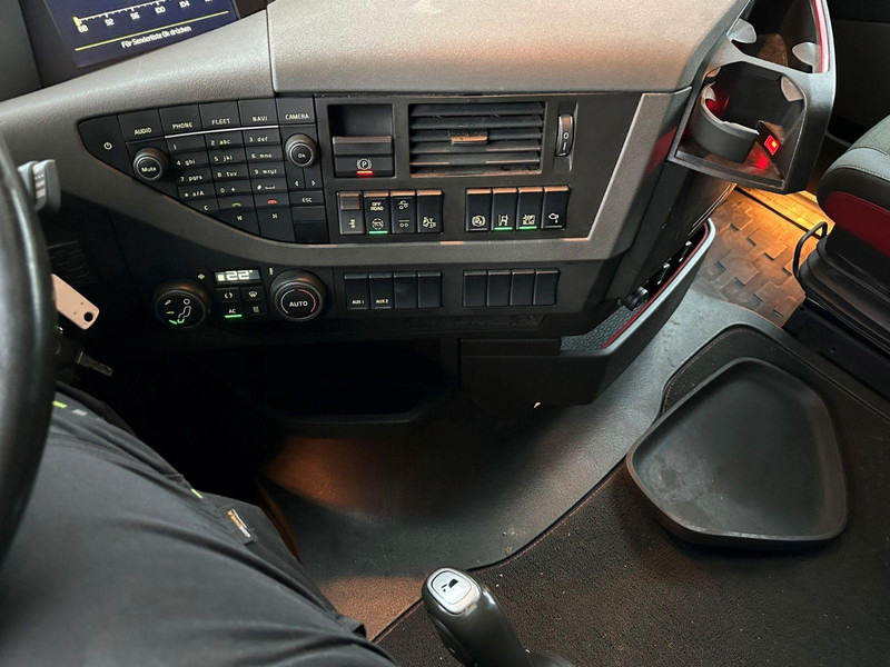 Volvo FH 13 460 + Palfinger PK 18002 - Dropside/ Flatbed truck, Crane truck: picture 5 Volvo FH 13 460 + Palfinger PK 18002 - Dropside/ Flatbed truck, Crane truck: picture 5