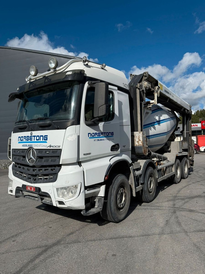 Mercedes-Benz 3251 / 9 m3 mixer + Liebher 12+4 - Concrete mixer truck: picture 3 Mercedes-Benz 3251 / 9 m3 mixer + Liebher 12+4 - Concrete mixer truck: picture 3