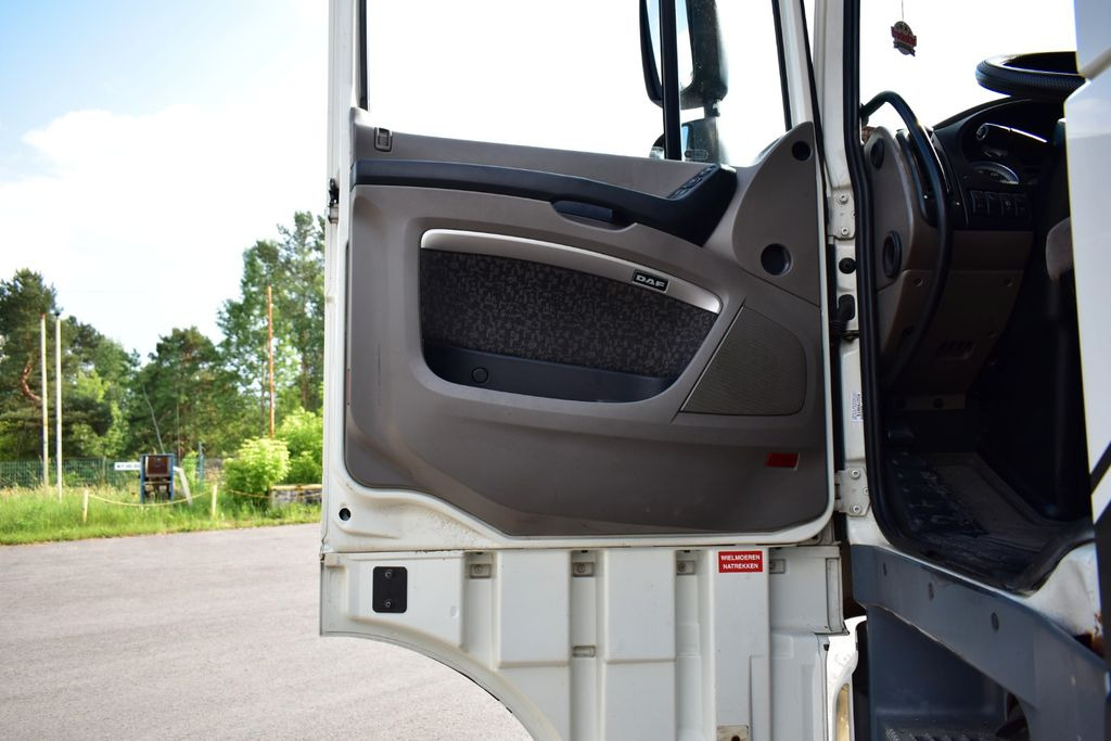 Crane truck, Dropside/ Flatbed truck DAF XF 105.410 4x2 FASSI F 190 Trailer: picture 12 Crane truck, Dropside/ Flatbed truck DAF XF 105.410 4x2 FASSI F 190 Trailer: picture 12