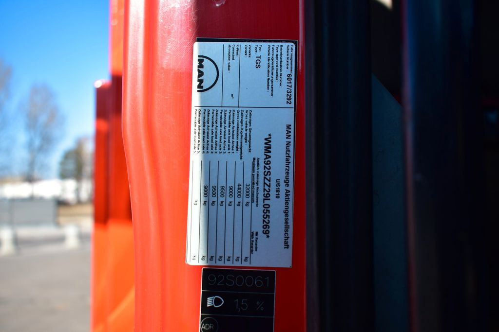 Crane truck, Dropside/ Flatbed truck MAN TGS 35.400 PALFINGER PK 44002 WINCH TRIDEM KRAN: picture 26