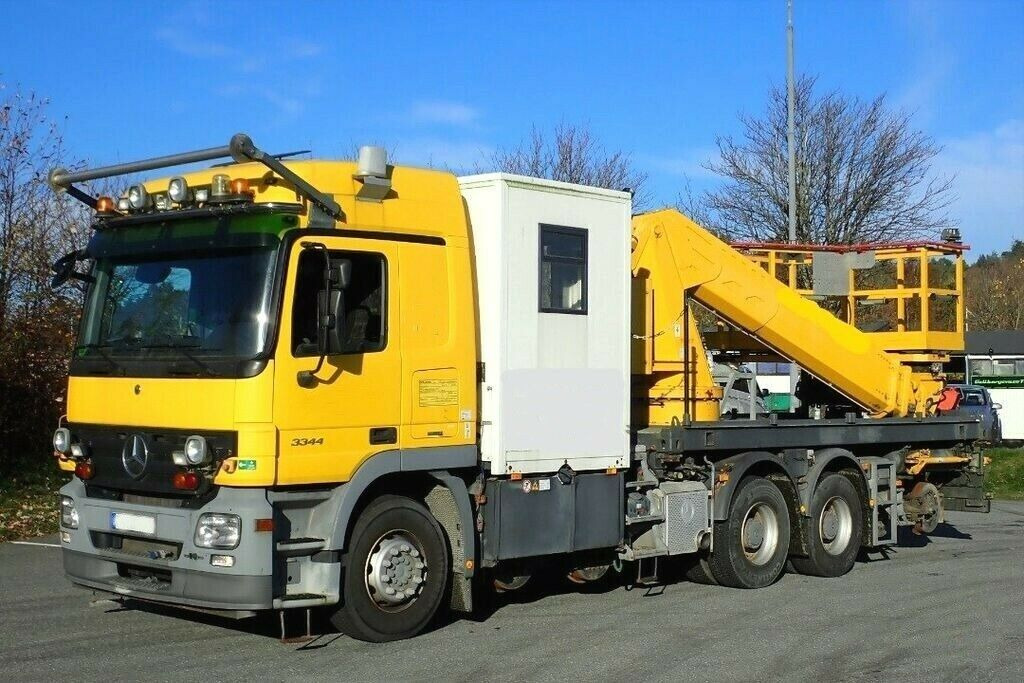 Mercedes-Benz 3344 SRT SCHÖRLING Road Rail Railway Zweiweg . - Truck mounted aerial platform: picture 3 Mercedes-Benz 3344 SRT SCHÖRLING Road Rail Railway Zweiweg . - Truck mounted aerial platform: picture 3