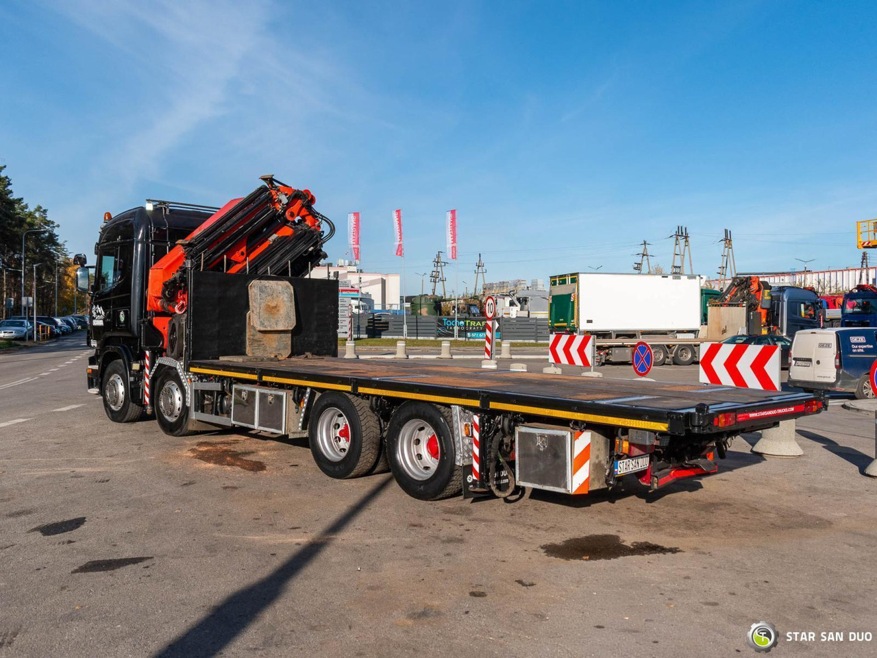 - Crane truck: picture 5 - Crane truck: picture 5