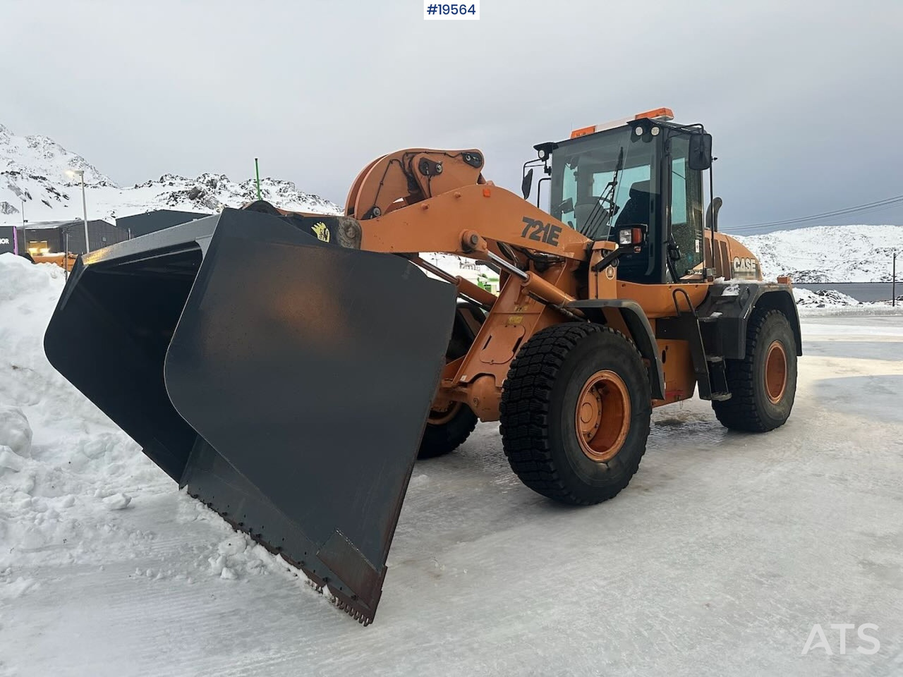 Case 721E hjullaster m/ snøskuffe og grusskuffe. Ny vekt og 2 sett dekk. SE VIDEO - Wheel loader: picture 2 Case 721E hjullaster m/ snøskuffe og grusskuffe. Ny vekt og 2 sett dekk. SE VIDEO - Wheel loader: picture 2
