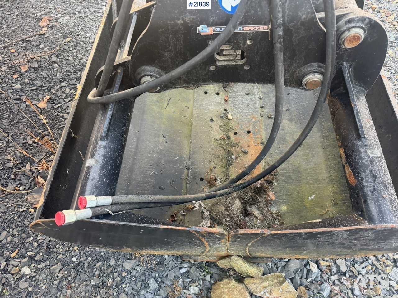 Gusella Bakker - Clamshell bucket: picture 2 Gusella Bakker - Clamshell bucket: picture 2