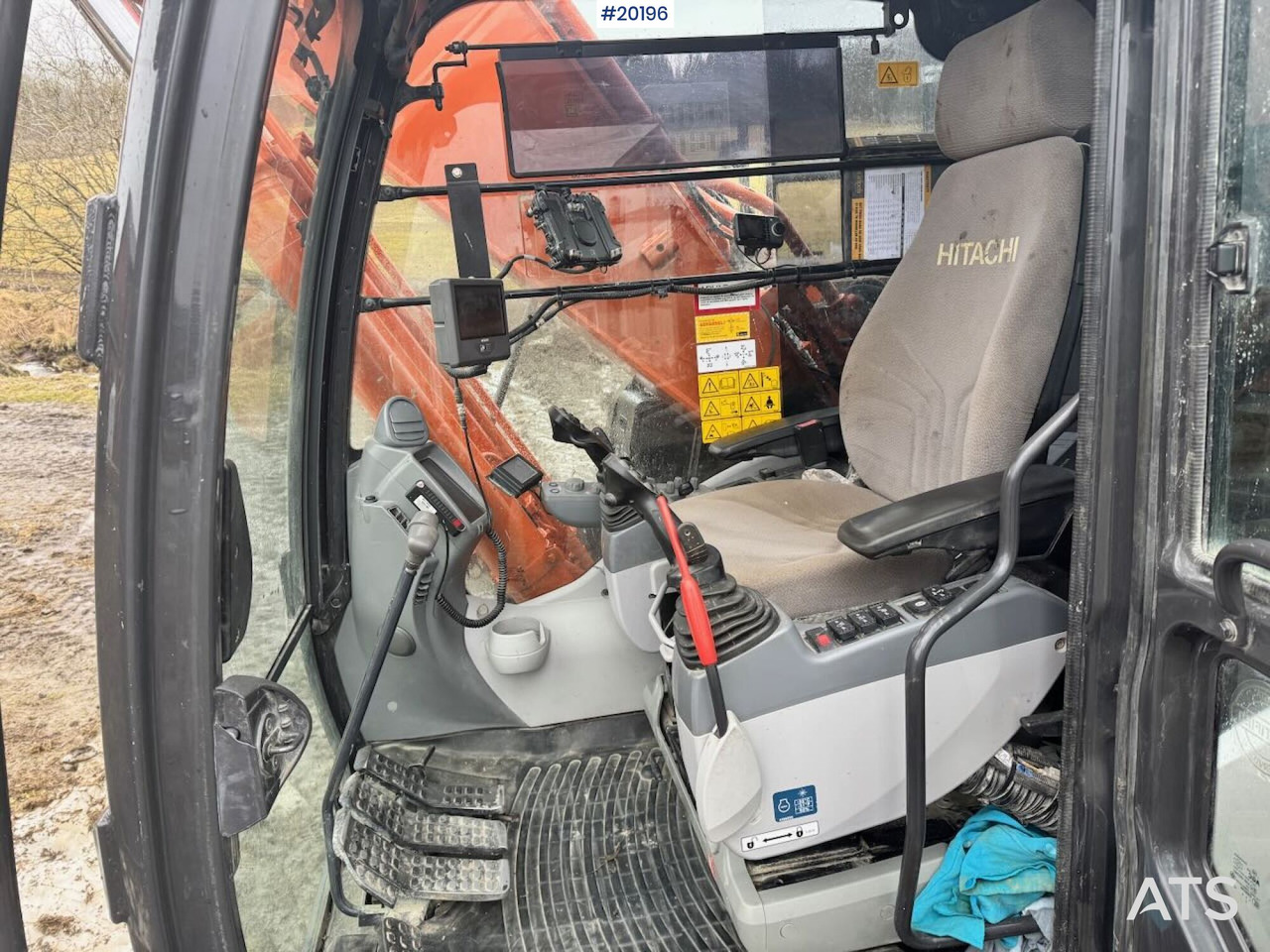 Excavator Hitachi ZX190 LC-6: picture 33