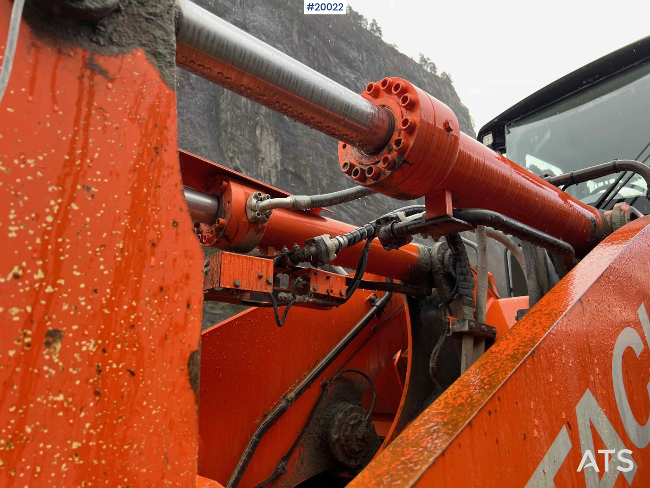 Wheel loader Hitachi zw370-6: picture 49