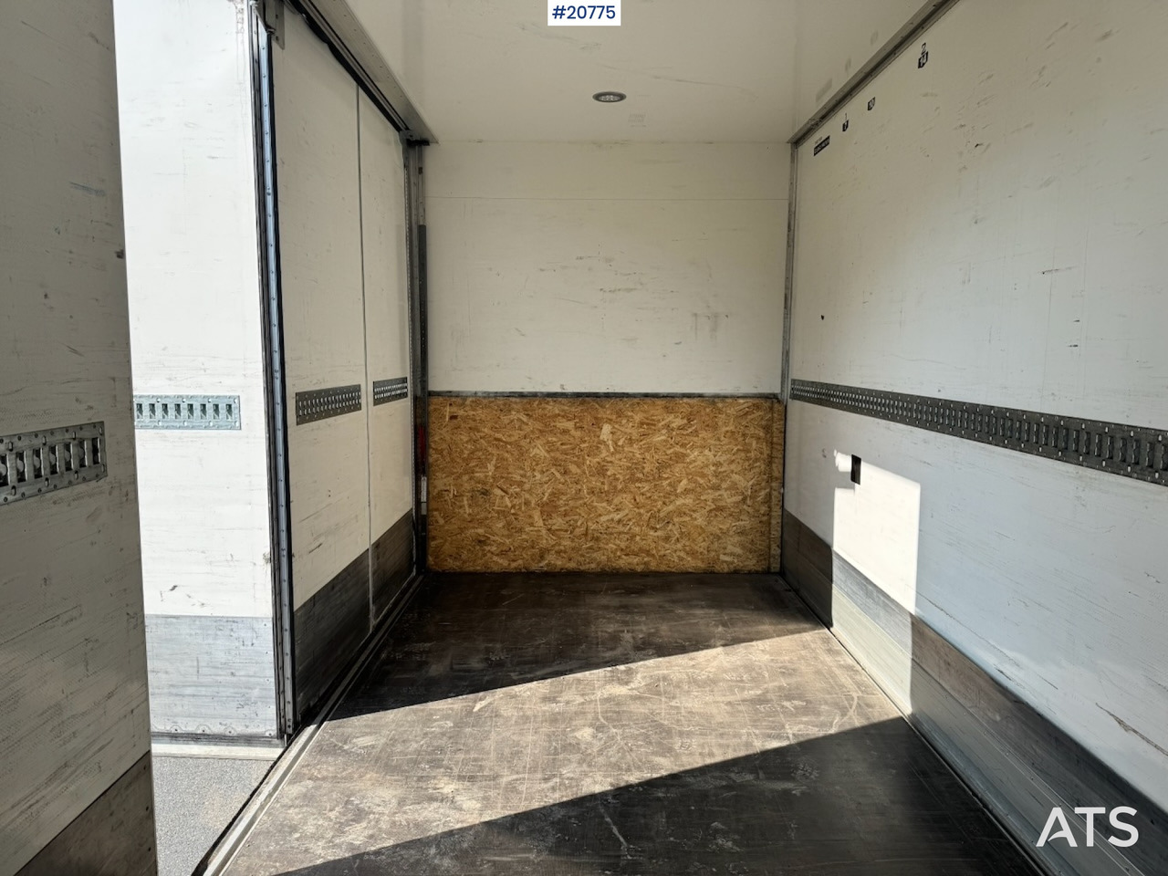 Box truck Mercedes Actros: picture 24