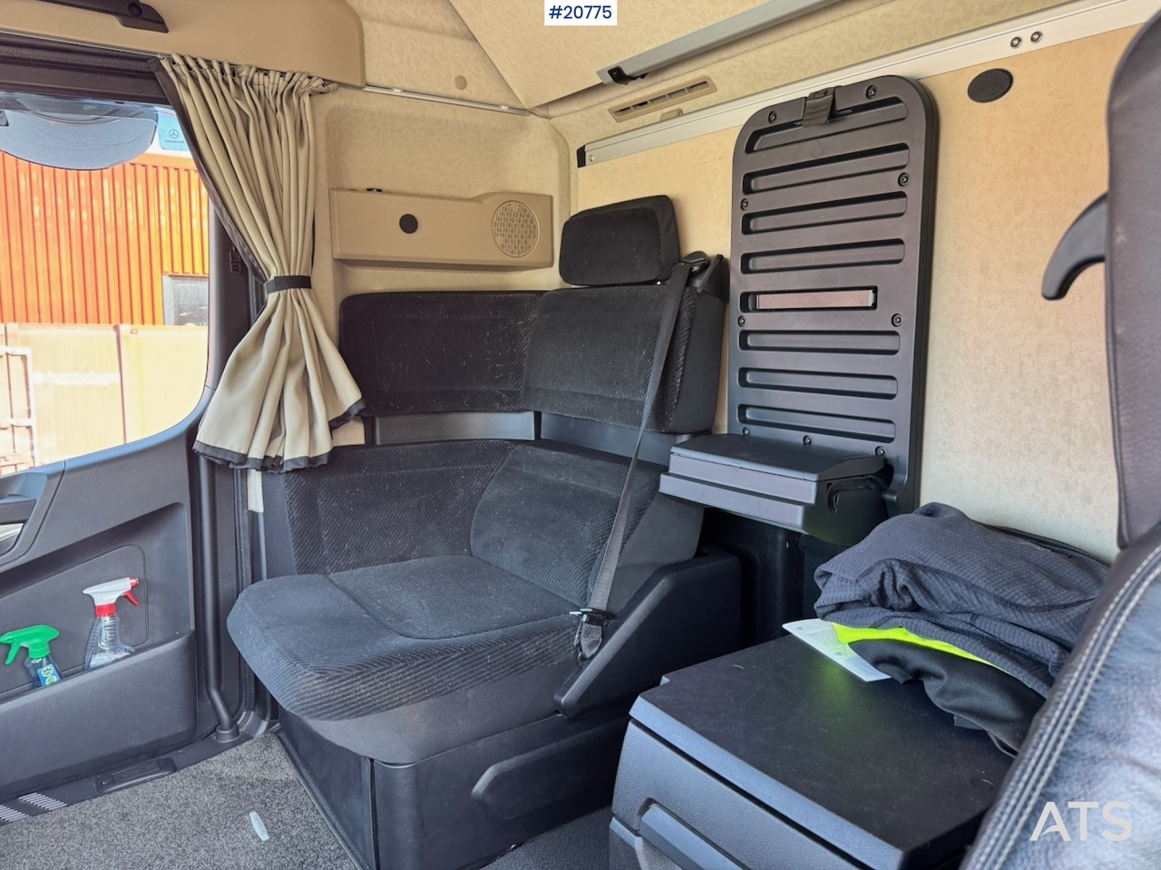 Box truck Mercedes Actros: picture 30
