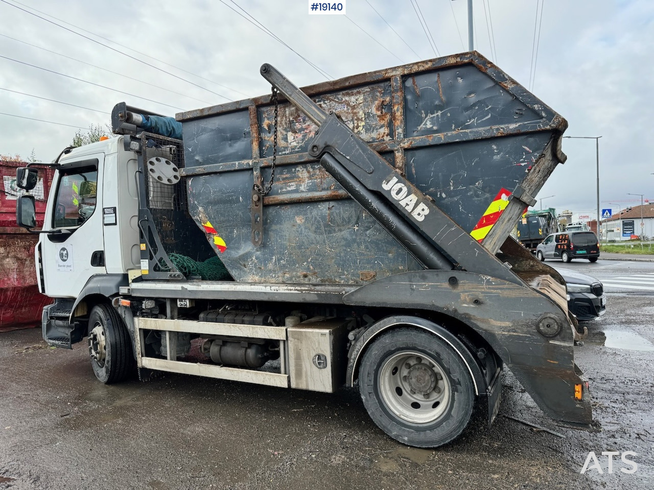 Renault D16 - Skip loader truck: picture 5 Renault D16 - Skip loader truck: picture 5