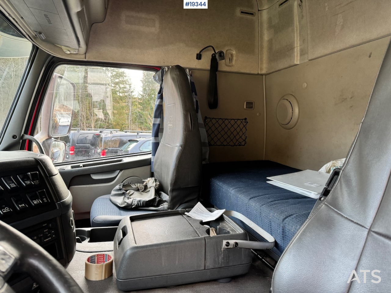 Cab chassis truck Volvo FM 440: picture 21