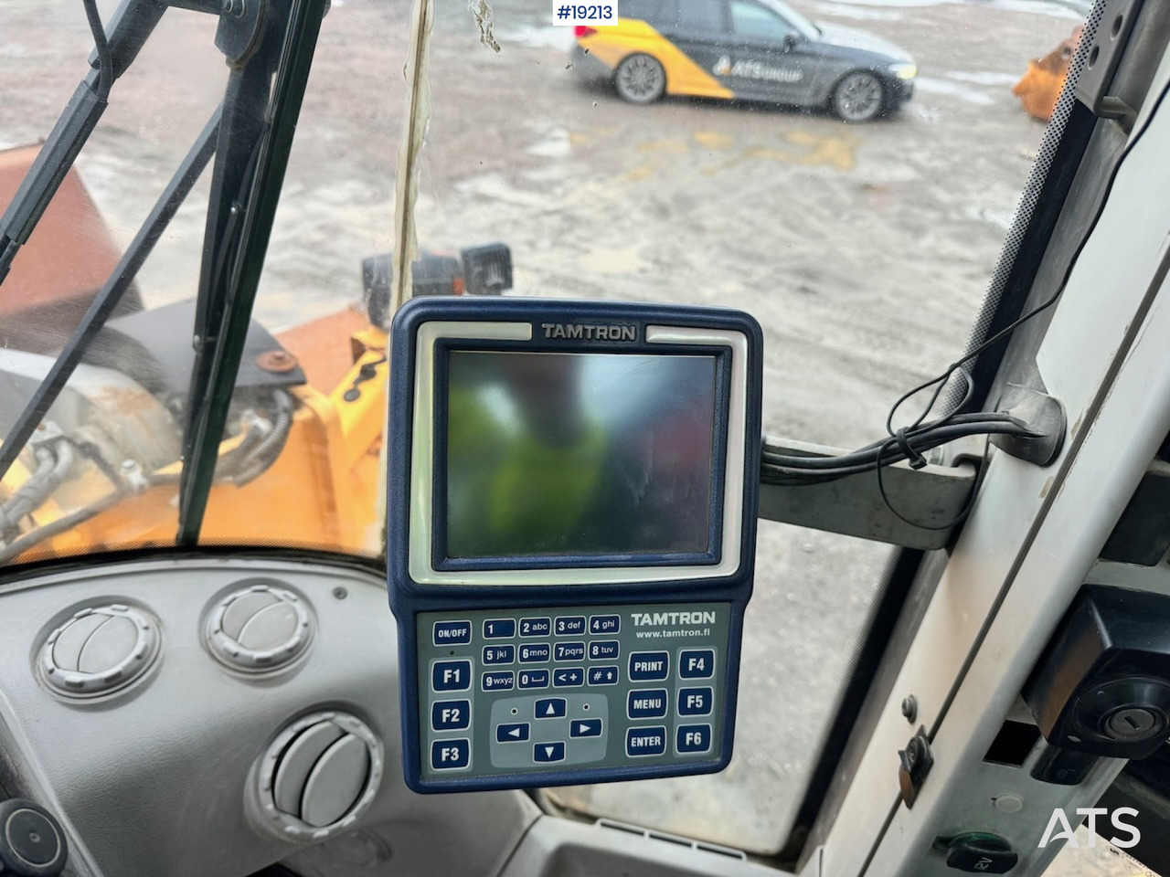 Wheel loader Volvo L220F: picture 29
