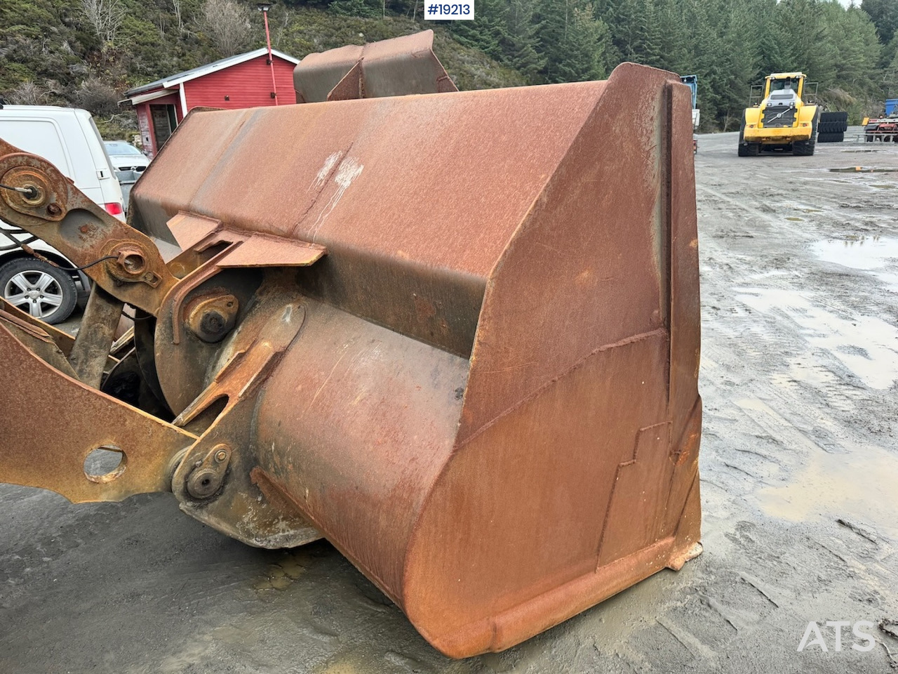 Wheel loader Volvo L220F: picture 15
