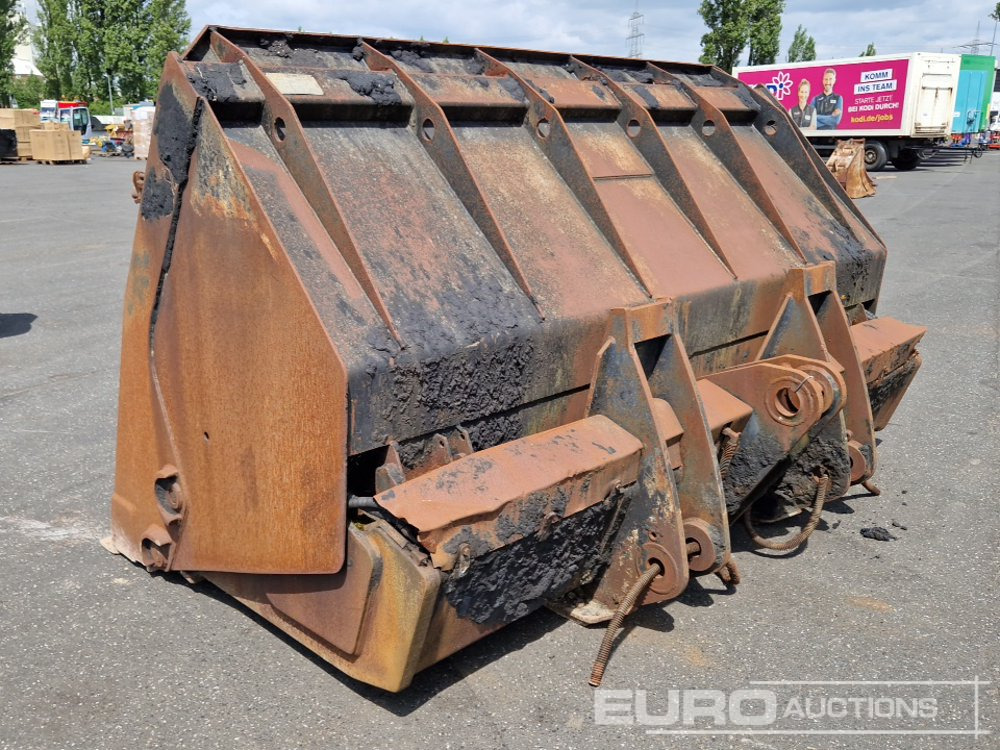 128" High Tip Front Loading Bucket to suit CAT 972H - Bucket: picture 2 128" High Tip Front Loading Bucket to suit CAT 972H - Bucket: picture 2