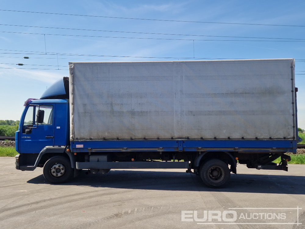 2004 MAN LE12.180 - Curtainsider truck: picture 2 2004 MAN LE12.180 - Curtainsider truck: picture 2