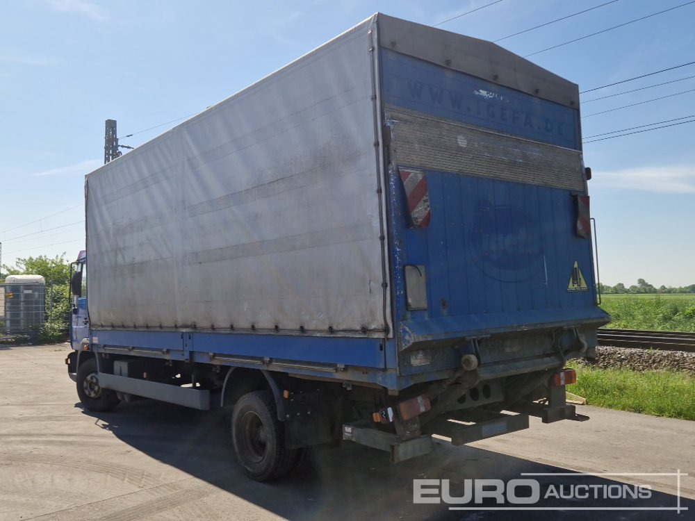 2004 MAN LE12.180 - Curtainsider truck: picture 3 2004 MAN LE12.180 - Curtainsider truck: picture 3