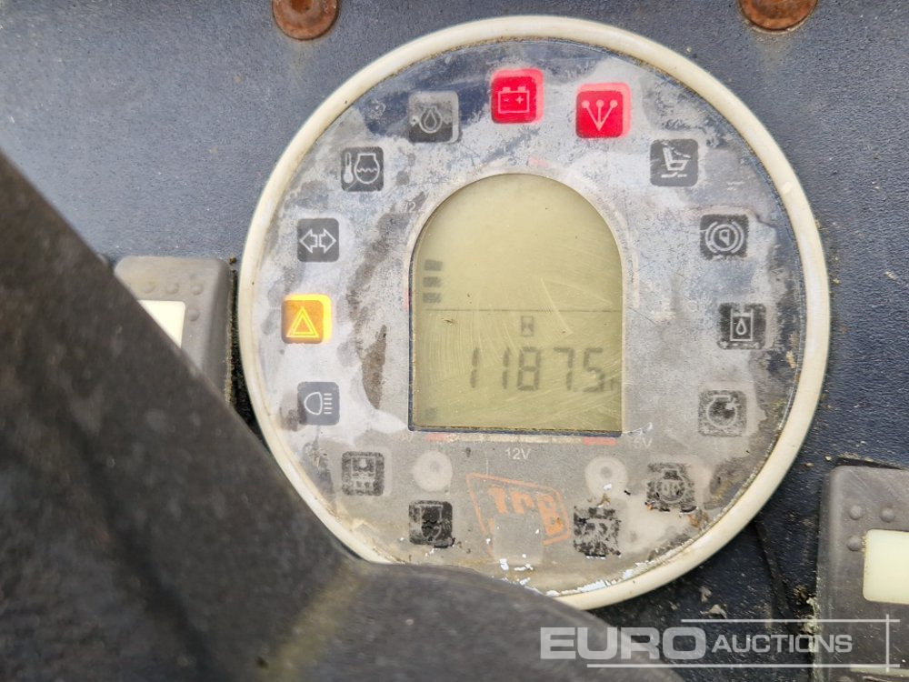 Roller 2011 JCB VMT260: picture 29