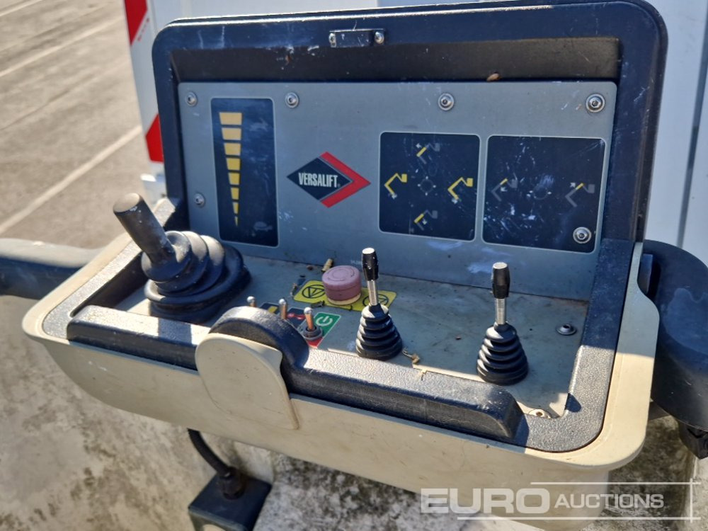 Truck mounted aerial platform 2019 Renault Master: picture 20