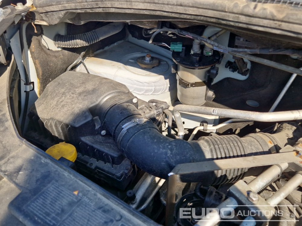 Truck mounted aerial platform 2019 Renault Master: picture 17