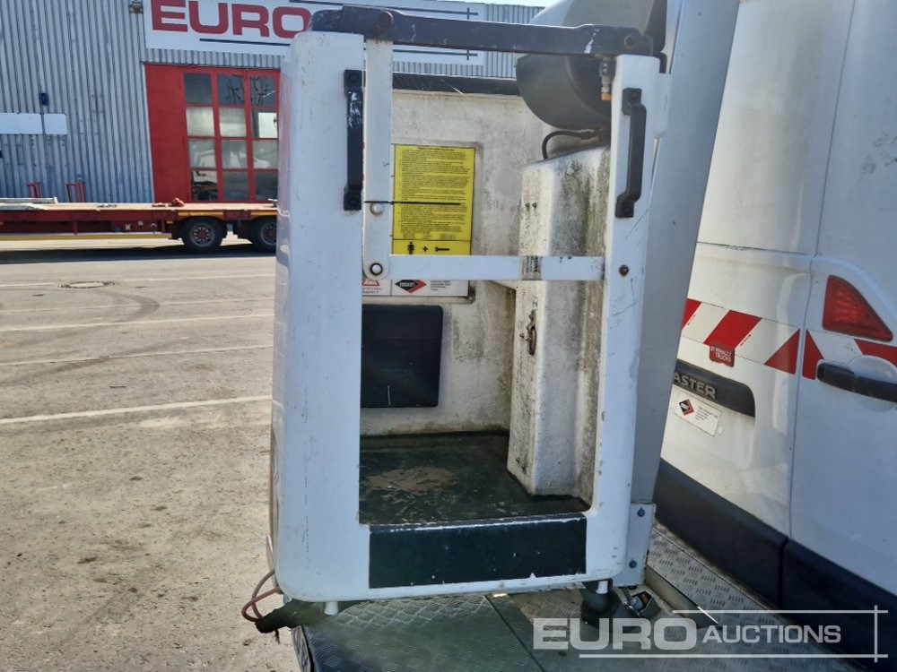 Truck mounted aerial platform 2019 Renault Master: picture 19
