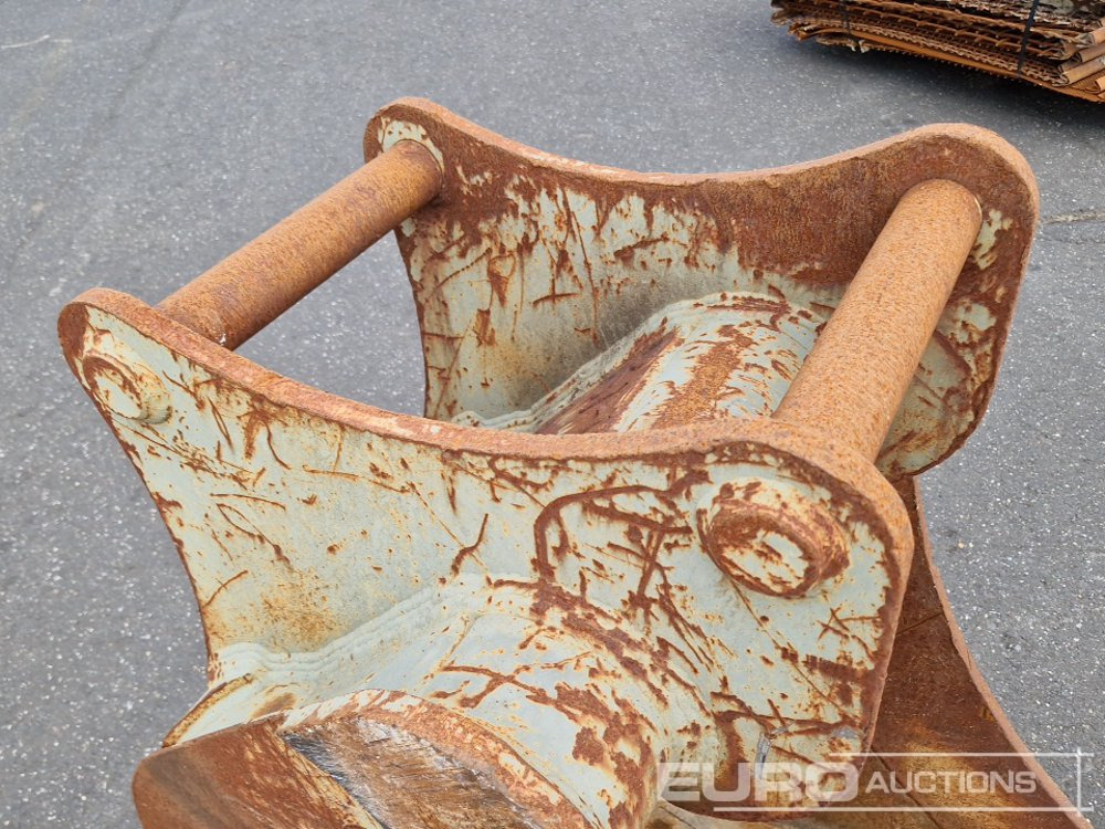 Bucket 26" Digging Bucket to suit Volvo EC160: picture 6