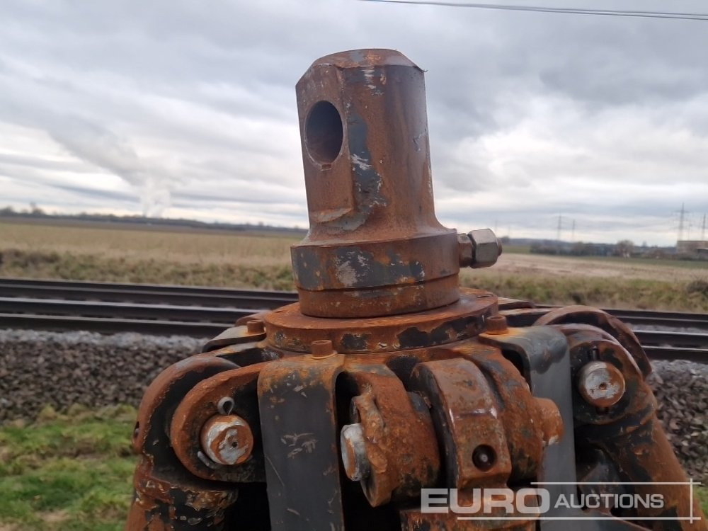 Attachment for Excavator 5 Tyne Sorting Grapple: picture 6