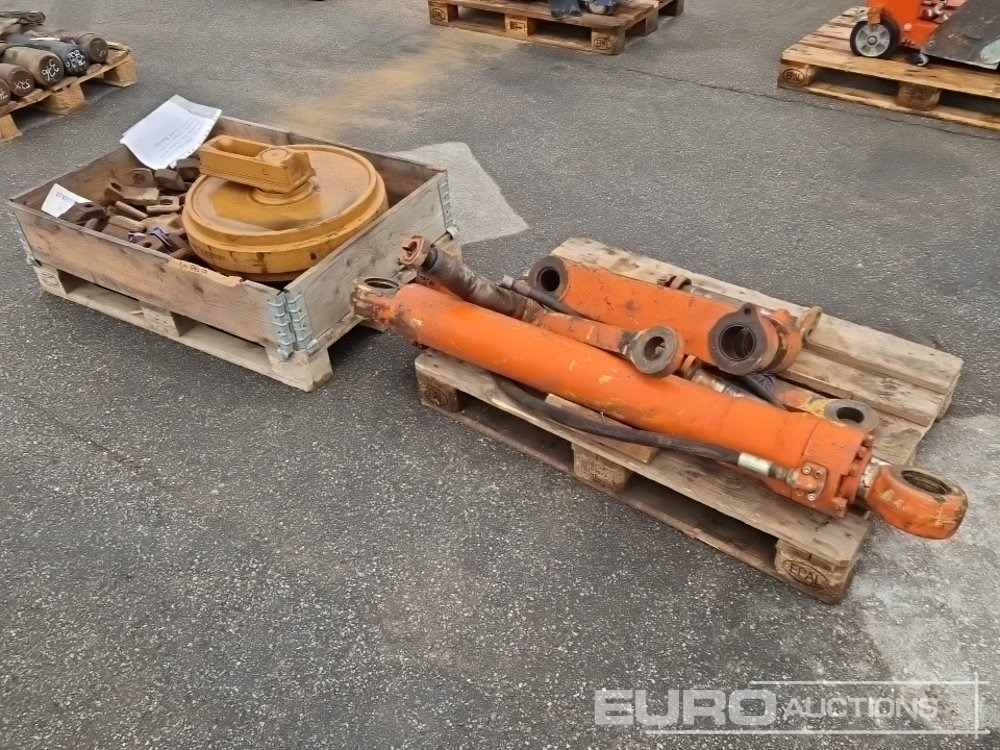 Various Parts to suit Liebherr - Attachment for Excavator: picture 2 Various Parts to suit Liebherr - Attachment for Excavator: picture 2