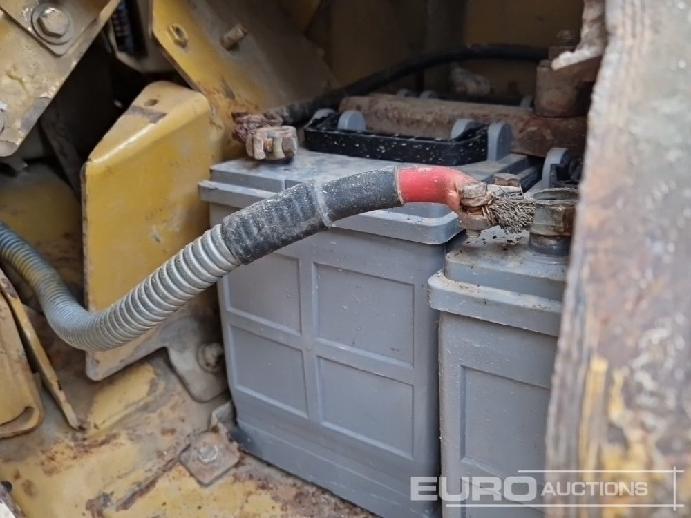 Bulldozer CAT D6N LGP: picture 26