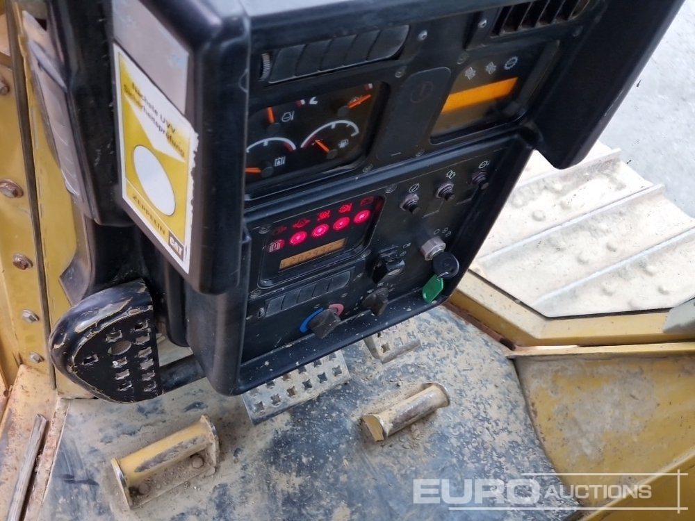 Bulldozer CAT D6N LGP: picture 32