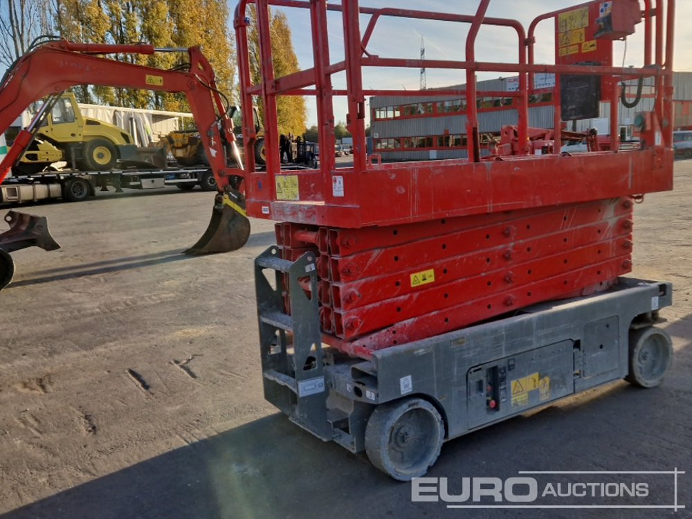 Genie Electric Scissor Lift, Extending Deck, Non Marking Tyres - Scissor lift: picture 4 Genie Electric Scissor Lift, Extending Deck, Non Marking Tyres - Scissor lift: picture 4