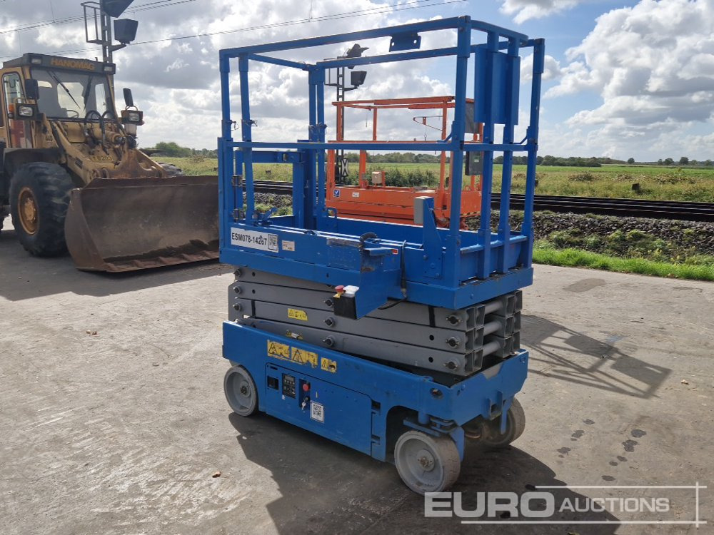 Genie Electric Scissor Lift - Aerial platform: picture 3 Genie Electric Scissor Lift - Aerial platform: picture 3