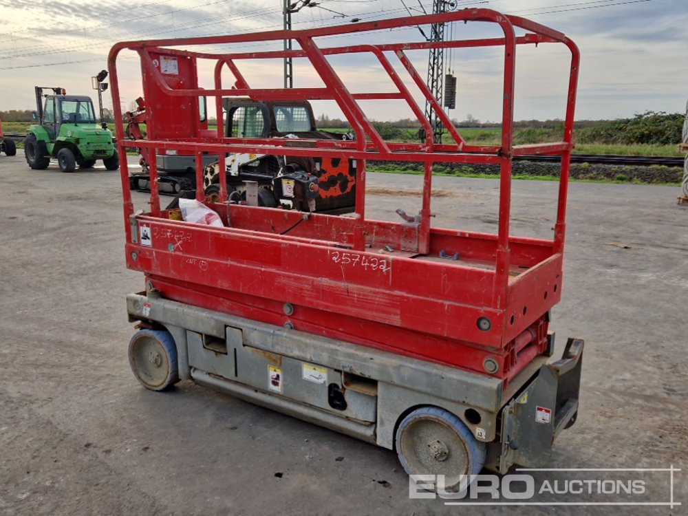 Haulotte Compact 8 - Scissor lift: picture 3 Haulotte Compact 8 - Scissor lift: picture 3