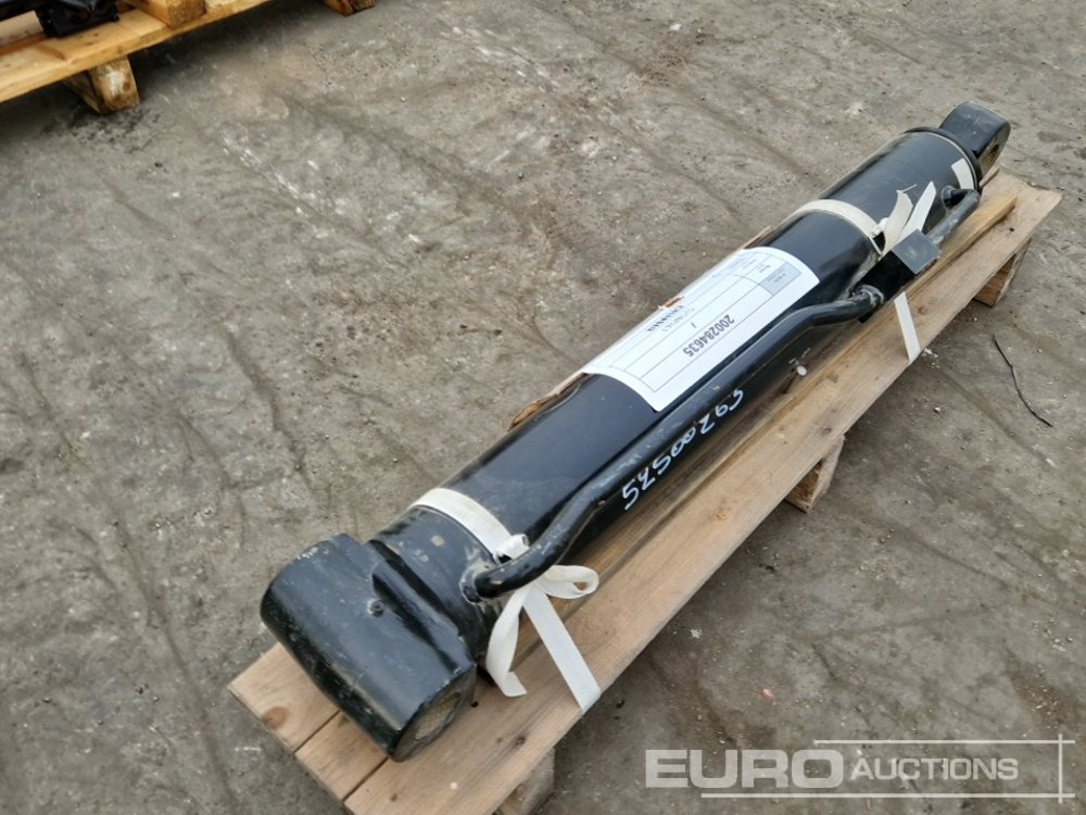 Cylinder to suit Manitou MLT634/735/741 - Material handling equipment: picture 4 Cylinder to suit Manitou MLT634/735/741 - Material handling equipment: picture 4