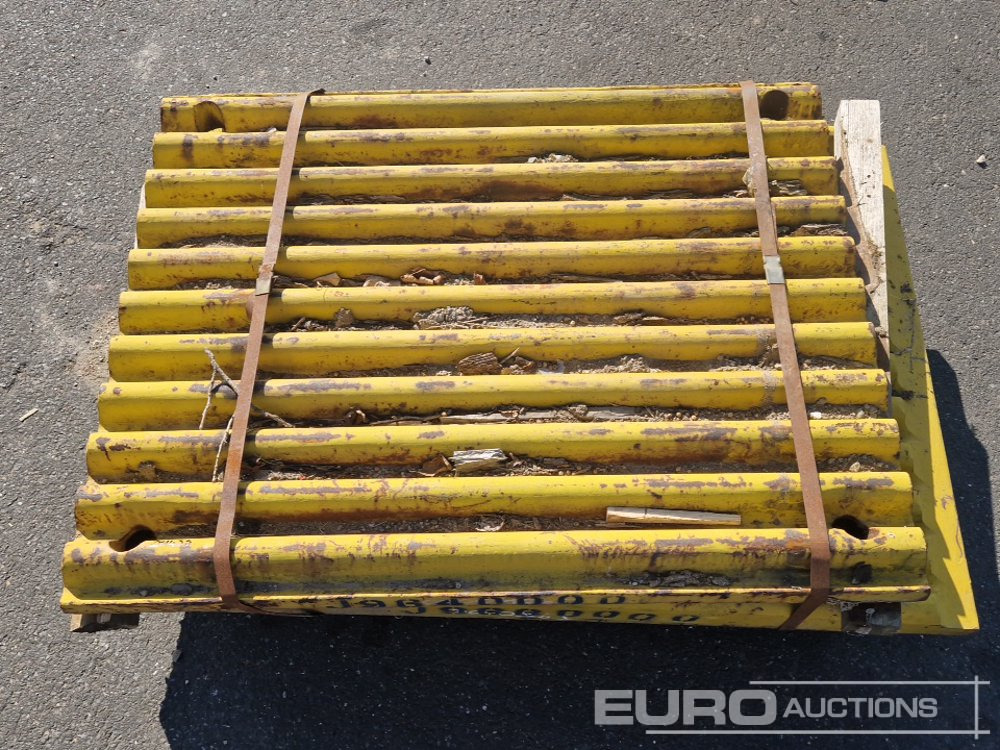 Plates to suit Crusher - Construction equipment: picture 5 Plates to suit Crusher - Construction equipment: picture 5