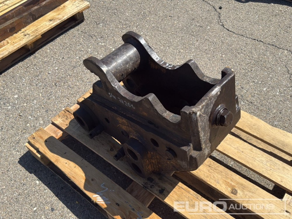 Quick Hitch to suit 6+ Ton Excavator - Quick coupler: picture 3 Quick Hitch to suit 6+ Ton Excavator - Quick coupler: picture 3